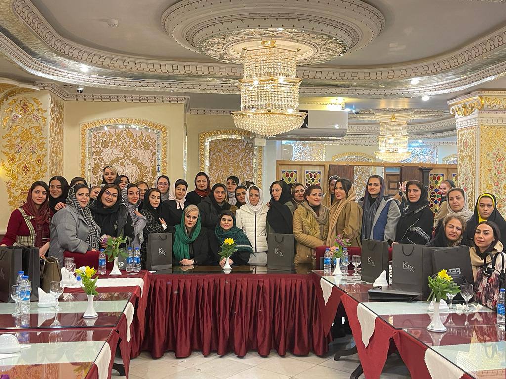 دوره آموزشی درمان استرچ مارک مریم ارجمند
